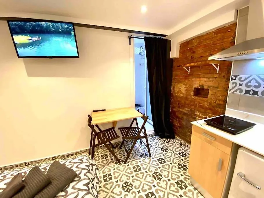 B4 Estudio Nuevo! Cocina Y Bano Privado! A 1 Calle Del Metro Barcelona Hiszpania