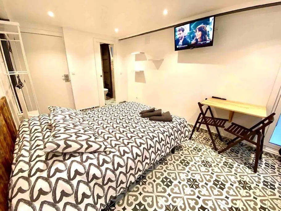 B4 Estudio Nuevo! Cocina Y Bano Privado! A 1 Calle Del Metro Barcelona