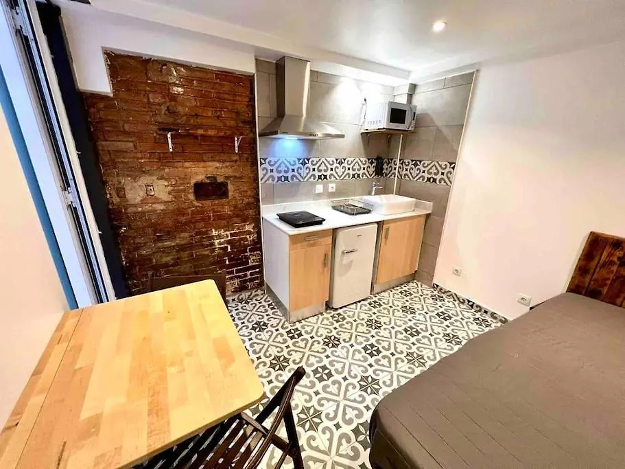 B4 Estudio Nuevo! Cocina Y Bano Privado! A 1 Calle Del Metro Barcelona